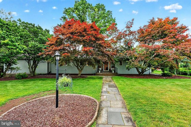 17 AZALEA WAY, Hamilton, NJ 08690