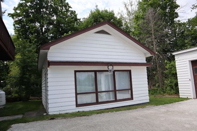 21 Mott Street, Alburgh, VT 05440