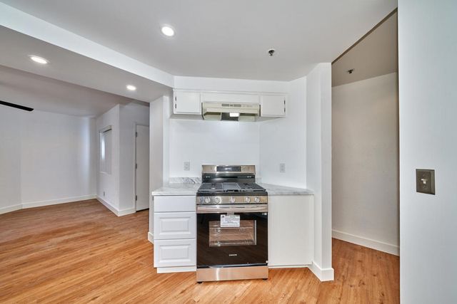 414 W Village Square N, Palm Springs, CA 92262