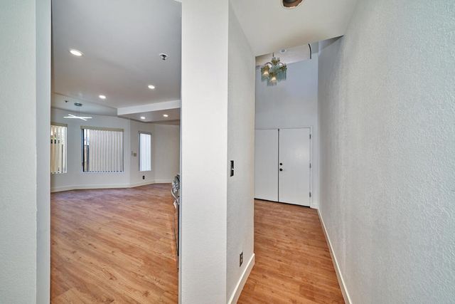 414 W Village Square N, Palm Springs, CA 92262