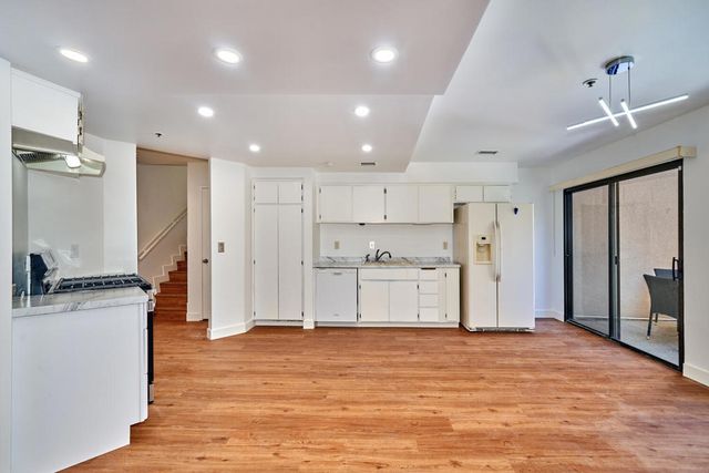 414 W Village Square N, Palm Springs, CA 92262