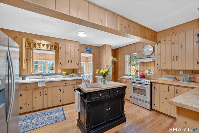 45-47 Indian Trail, Brookfield, CT 06804