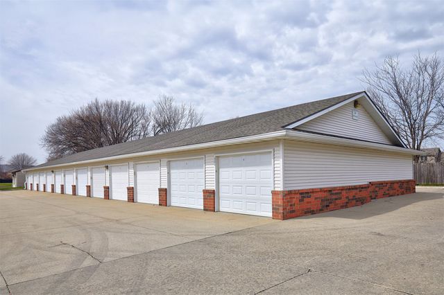 101 NW 8th Street 102, Grimes, IA 50111