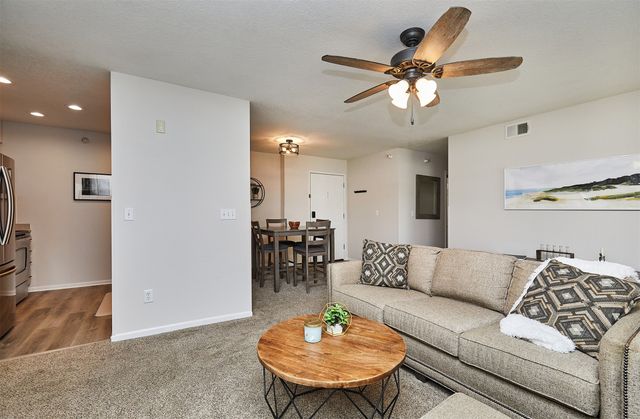 101 NW 8th Street 102, Grimes, IA 50111