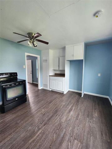 1246 Golla Dr, Corpus Christi, TX 78407
