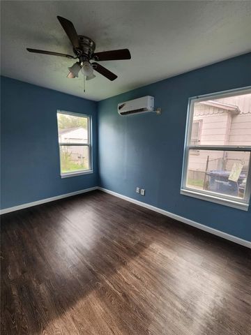 1246 Golla Dr, Corpus Christi, TX 78407