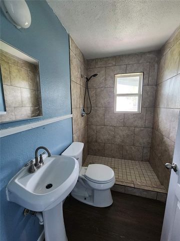 1246 Golla Dr, Corpus Christi, TX 78407