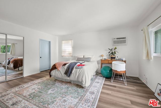 915 S Wooster Street, Los Angeles, CA 90035