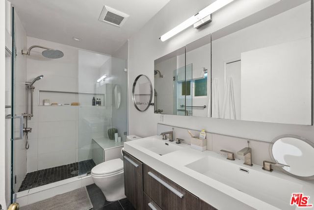915 S Wooster Street, Los Angeles, CA 90035