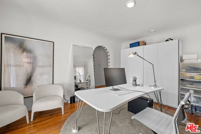 915 S Wooster Street, Los Angeles, CA 90035