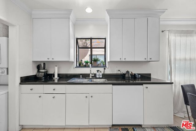 915 S Wooster Street, Los Angeles, CA 90035