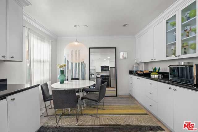 915 S Wooster Street, Los Angeles, CA 90035
