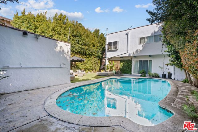 915 S Wooster Street, Los Angeles, CA 90035