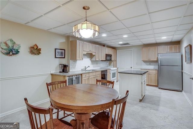 4085 Roxburgh Drive, Roswell, GA 30076