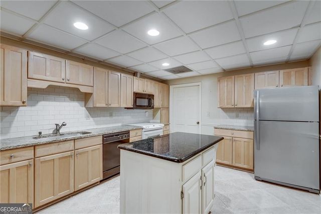 4085 Roxburgh Drive, Roswell, GA 30076