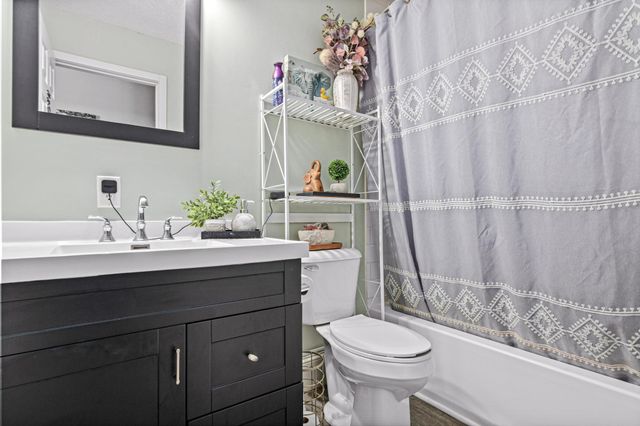 2200 Horizon Road, Burnsville, MN 55337