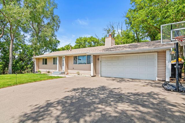 2200 Horizon Road, Burnsville, MN 55337