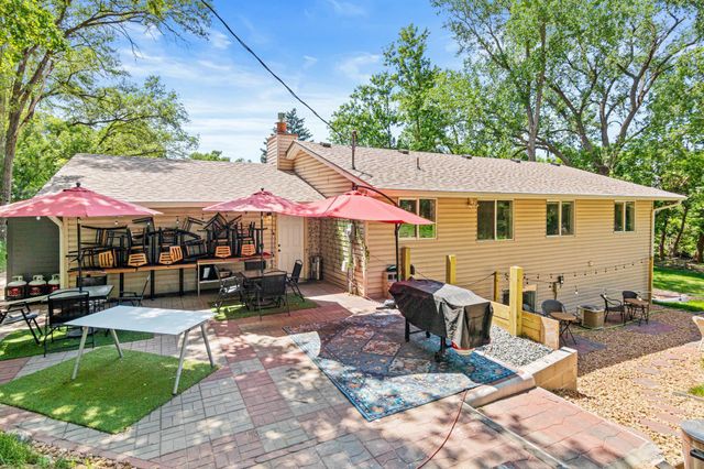 2200 Horizon Road, Burnsville, MN 55337