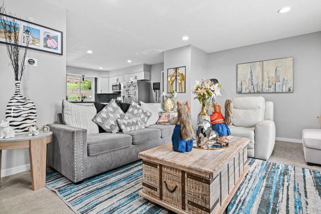 2200 Horizon Road, Burnsville, MN 55337