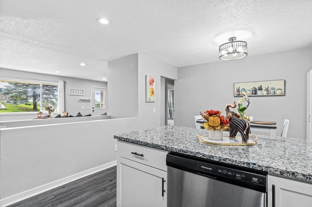 2200 Horizon Road, Burnsville, MN 55337