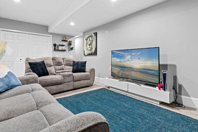 2200 Horizon Road, Burnsville, MN 55337