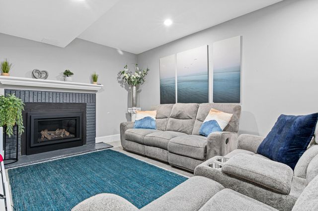 2200 Horizon Road, Burnsville, MN 55337