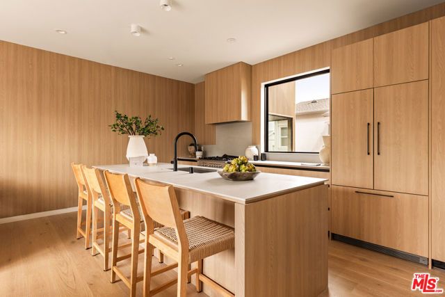 1749 S Marvin Avenue, Los Angeles, CA 90019