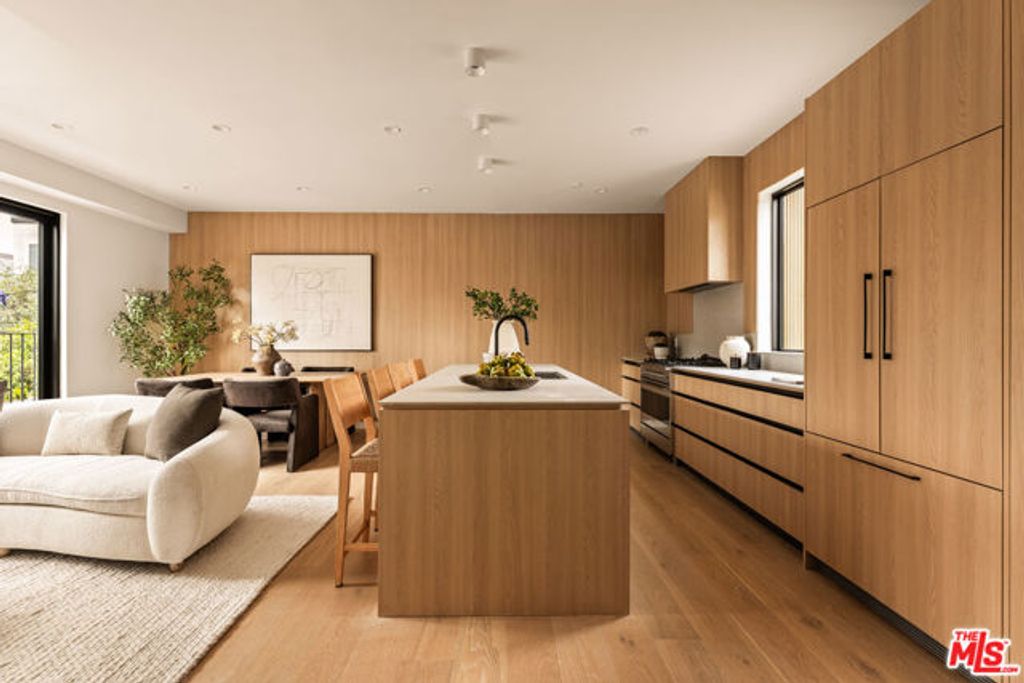 1749 S Marvin Avenue, Los Angeles, CA 90019