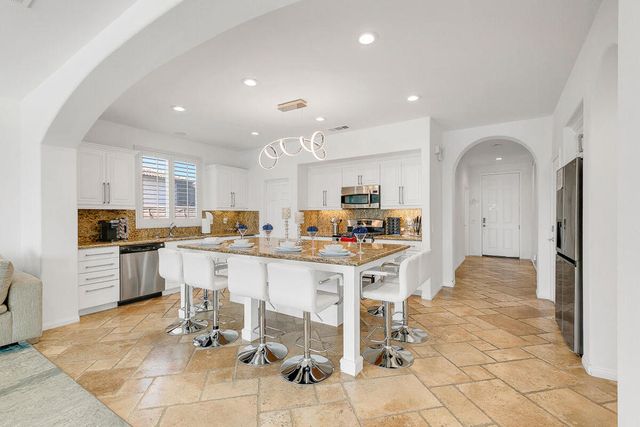 84325 Canzone Drive, Indio, CA 92203