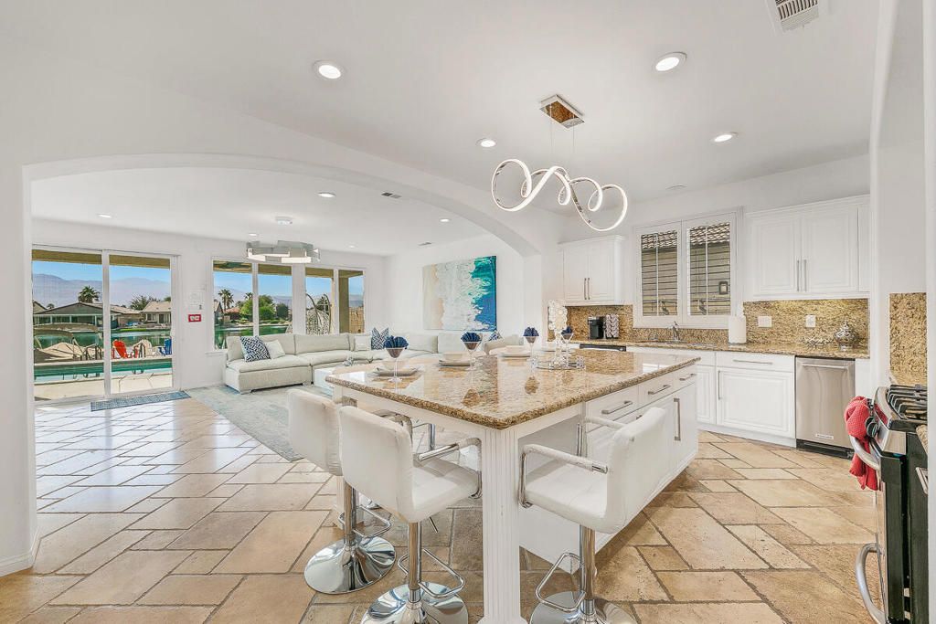 84325 Canzone Drive, Indio, CA 92203