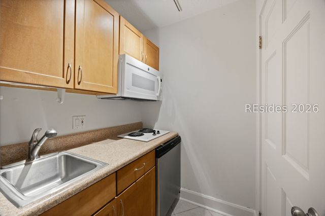 34 S Forest Beach Dr Apt A2, Hilton Head Island, SC 29928