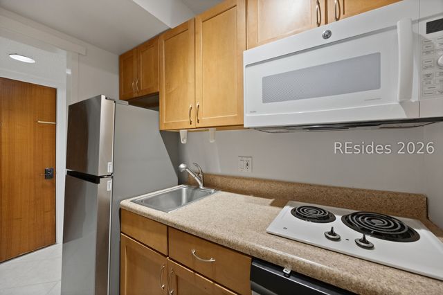 34 S Forest Beach Dr Apt A2, Hilton Head Island, SC 29928