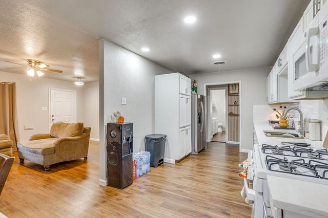 6200 Forest Hill Drive, Forest Hill, TX 76119