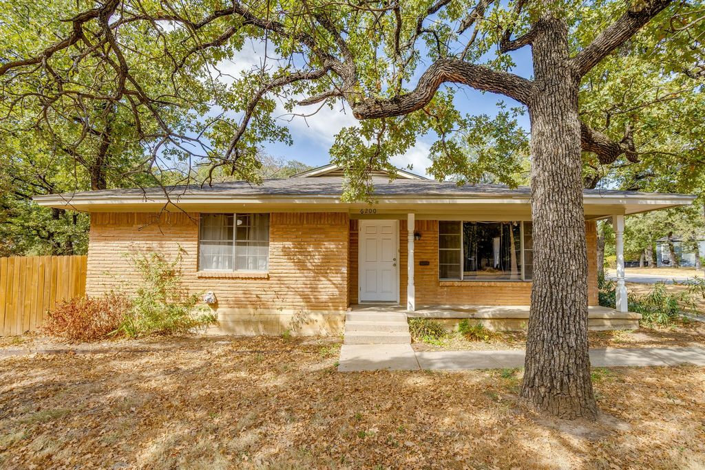 6200 Forest Hill Drive, Forest Hill, TX 76119 — photo 4