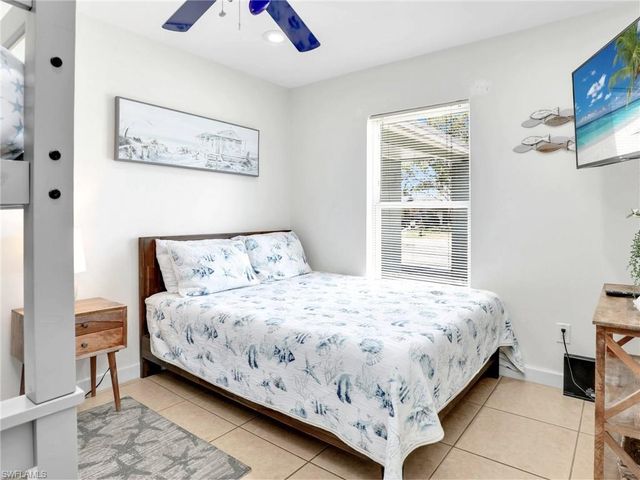 1268 Lake Shore DR, Naples, FL 34103