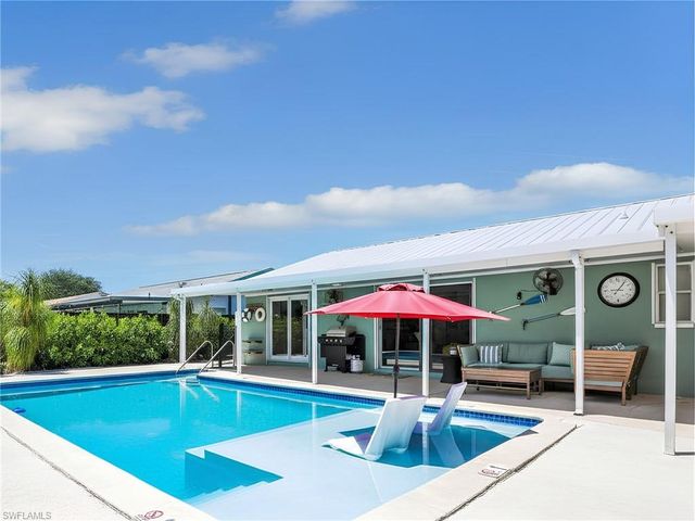 1268 Lake Shore DR, Naples, FL 34103