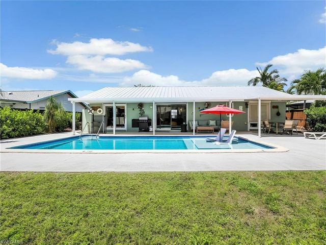 1268 Lake Shore DR, Naples, FL 34103