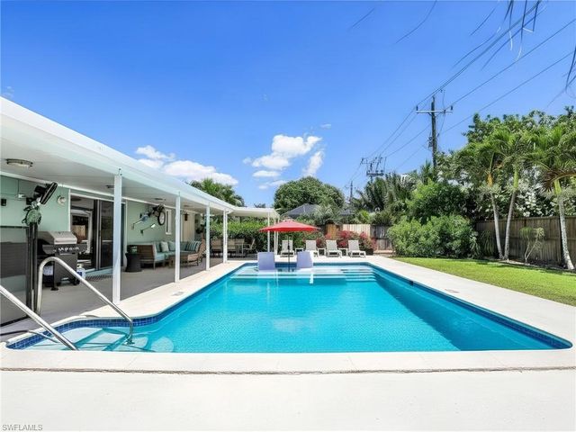 1268 Lake Shore DR, Naples, FL 34103