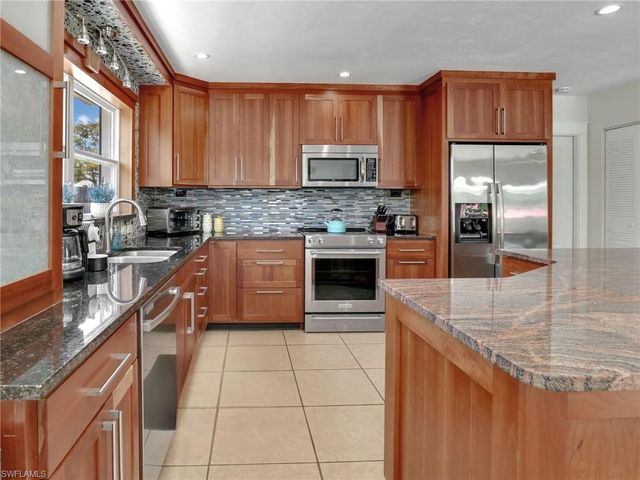 1268 Lake Shore DR, Naples, FL 34103