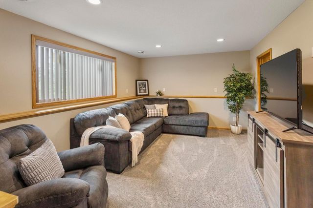 567 135th Street NW, Monticello, MN 55362