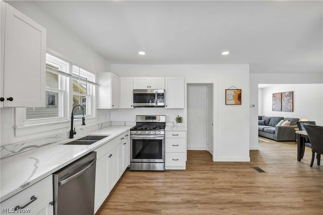 8318 Bauerdale Avenue, Parma, OH 44129