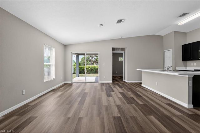 3603 21st ST SW, Lehigh Acres, FL 33976