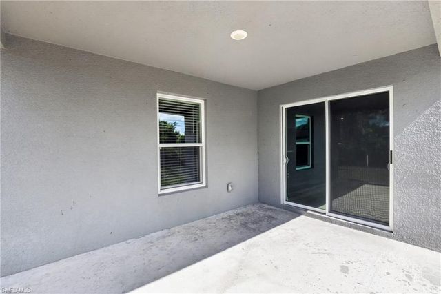 3603 21st ST SW, Lehigh Acres, FL 33976