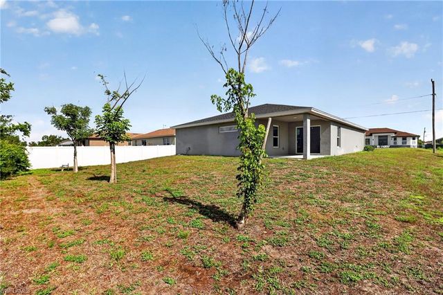 3603 21st ST SW, Lehigh Acres, FL 33976