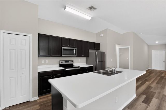 3603 21st ST SW, Lehigh Acres, FL 33976