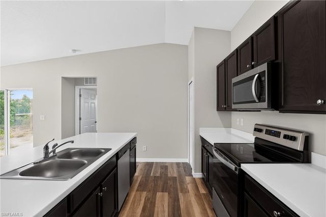 3603 21st ST SW, Lehigh Acres, FL 33976