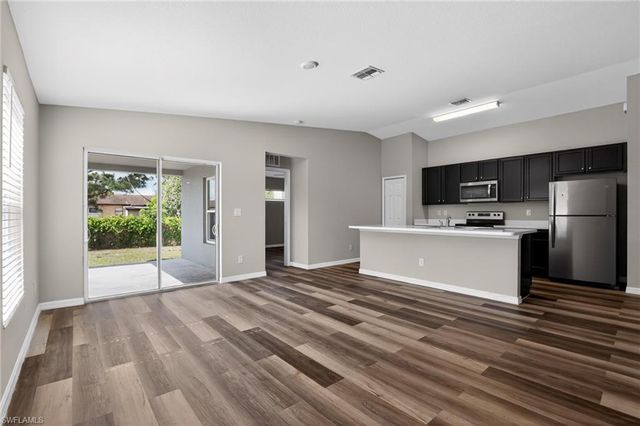 3603 21st ST SW, Lehigh Acres, FL 33976