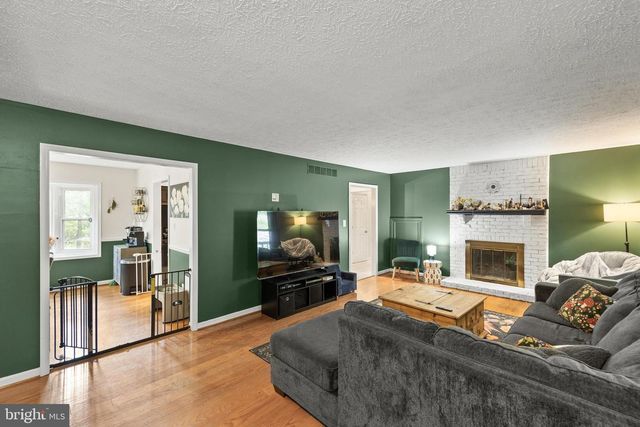 334 OVERLOOK DR, Cross Junction, VA 22625