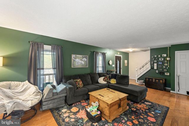 334 OVERLOOK DR, Cross Junction, VA 22625