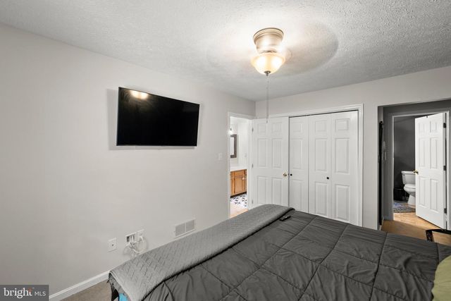 334 OVERLOOK DR, Cross Junction, VA 22625